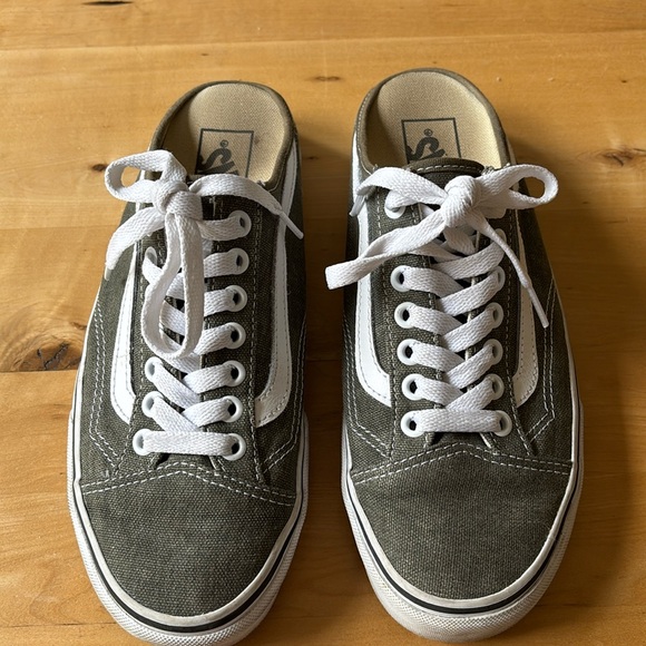 Vans slides size 8 - Picture 1 of 4